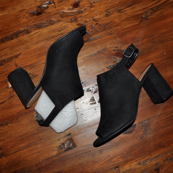 NEW Black Bestie Chunky Heel Faux Suede Bootie NIB - Picture 2 of 7